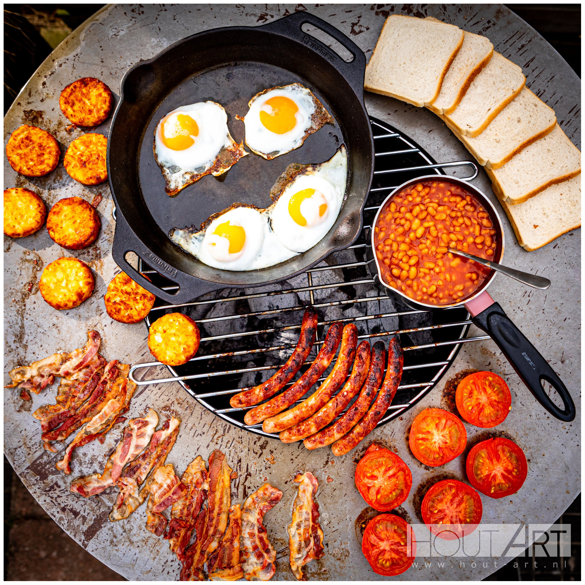 Bonfeu BonBiza haard buitenkeuken bakken zwart BBQ van Hout-Art.