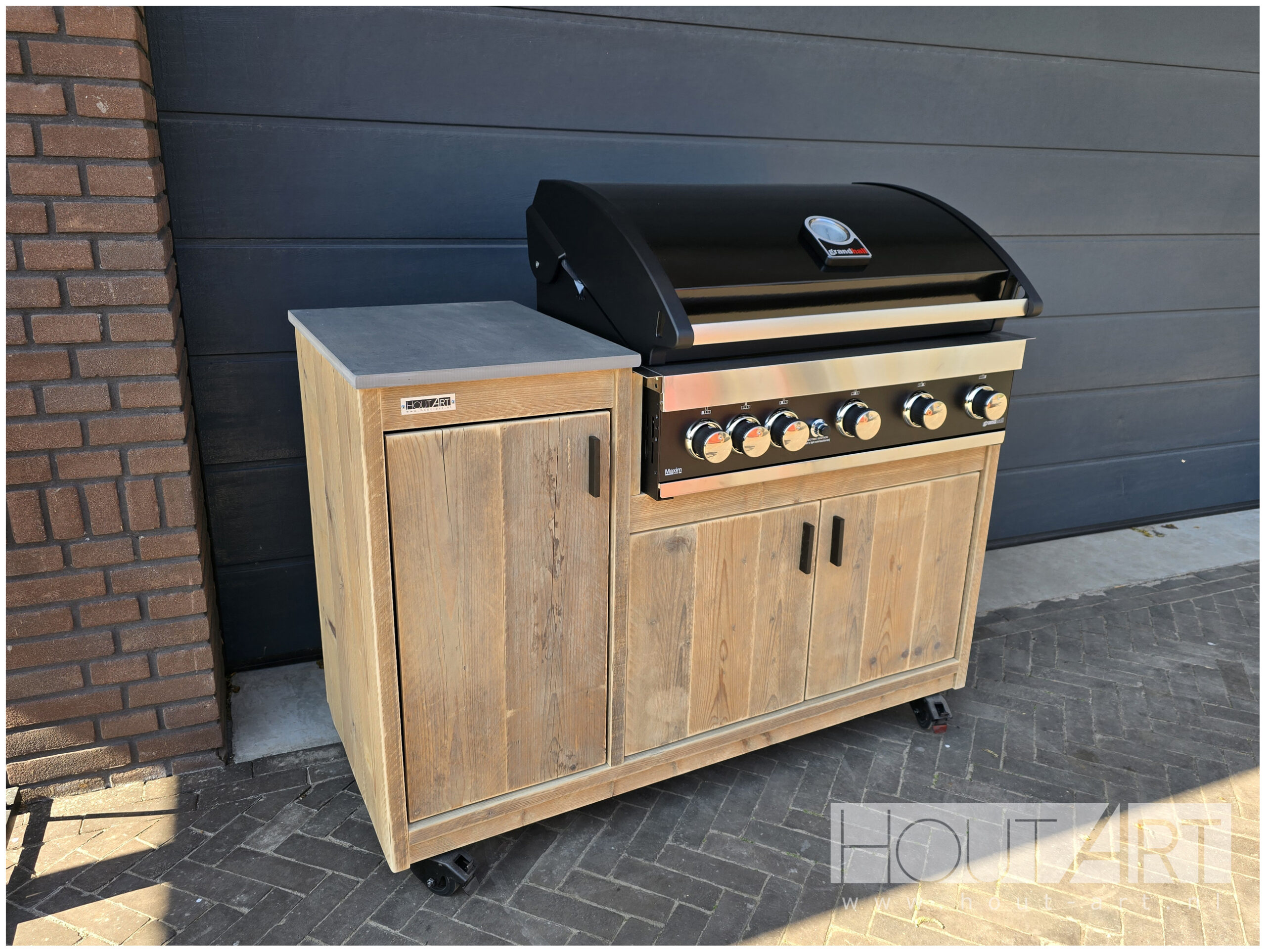 Tafel douglas hout stalen frame zwarte poedercoating tuintafel en eettafel van Hout-Art.