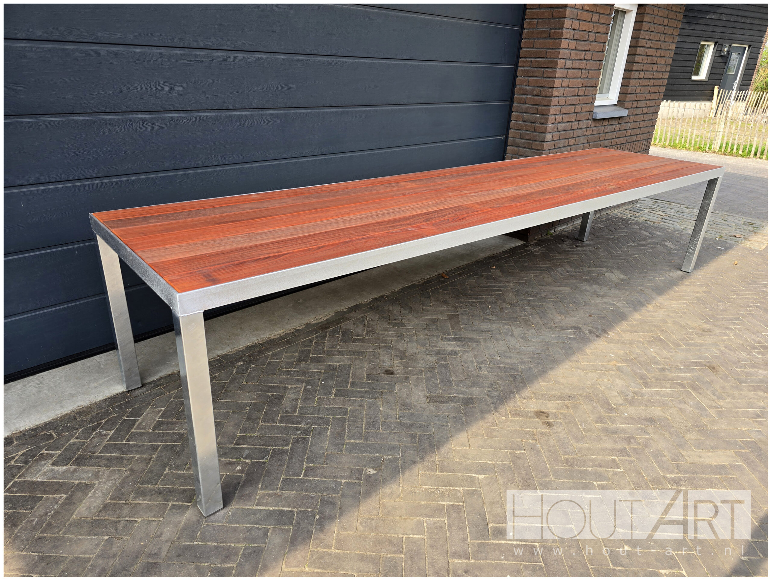 Tafel padoek verzinkt stalen frame eettafel tuintafel inliggend van Hout-Art.
