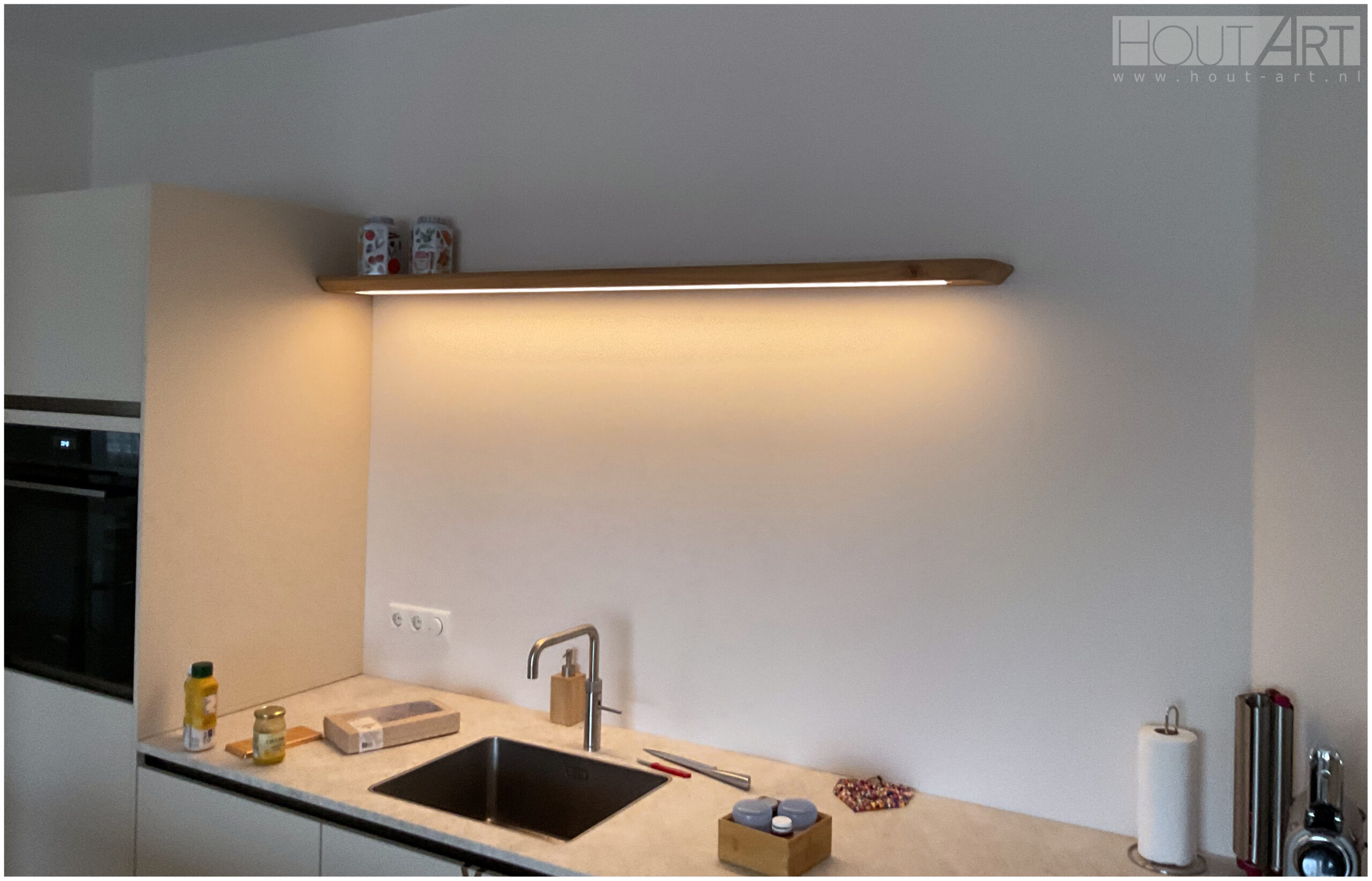 Wandplank eiken verjongd led onzichtbare bevestiging van Hout-Art.