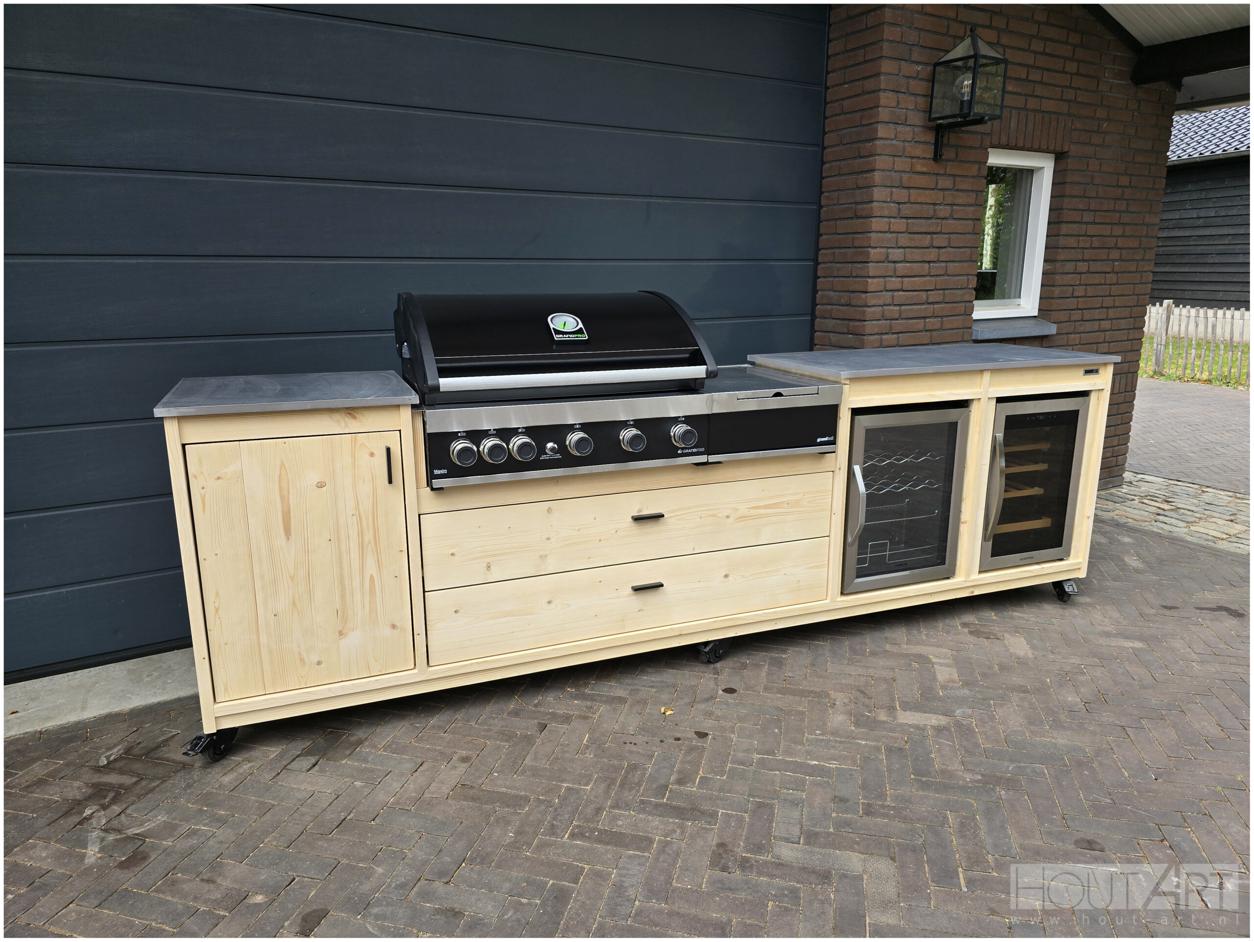 Buitenkeuken XL Fridge climate voor grandhall Grandpro g5 maxim elite en zijbrander steigerhout met deuren en lades van Hout-Art.