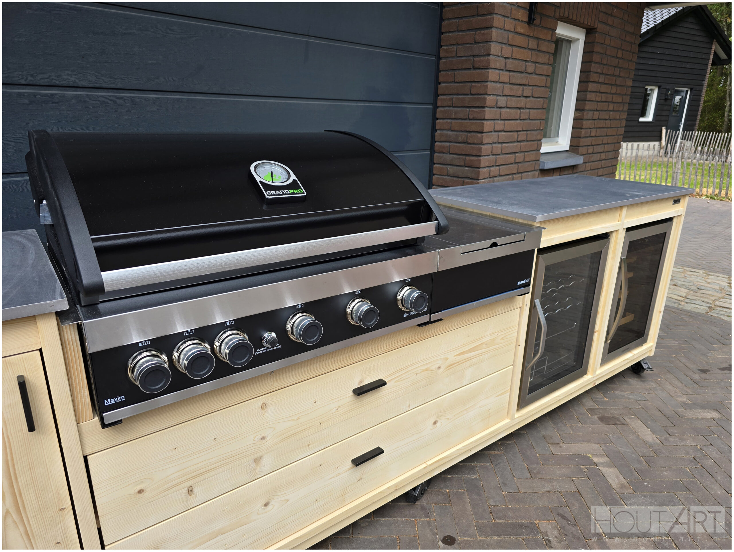 Buitenkeuken XL Fridge climate voor grandhall Grandpro g5 maxim elite en zijbrander steigerhout met deuren en lades van Hout-Art.