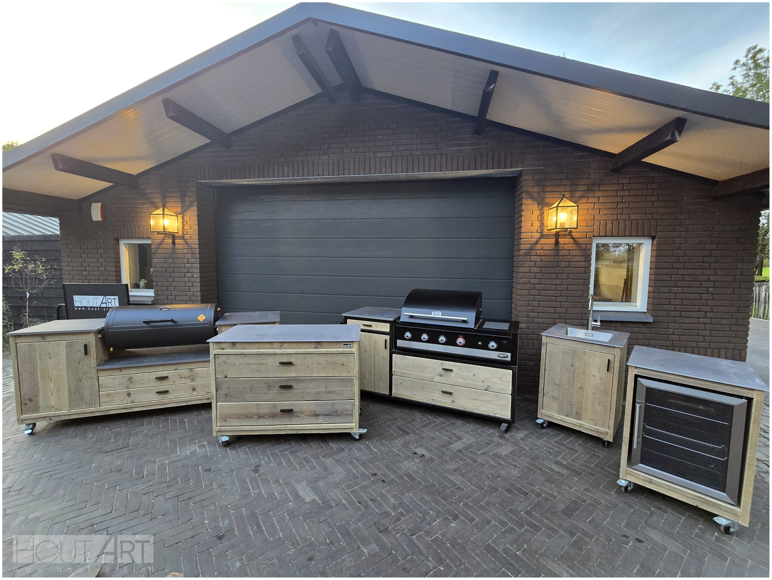 Buitenkeuken Barilo top Boretti Luxe steigerhout met lades en deuren van Hout-Art.